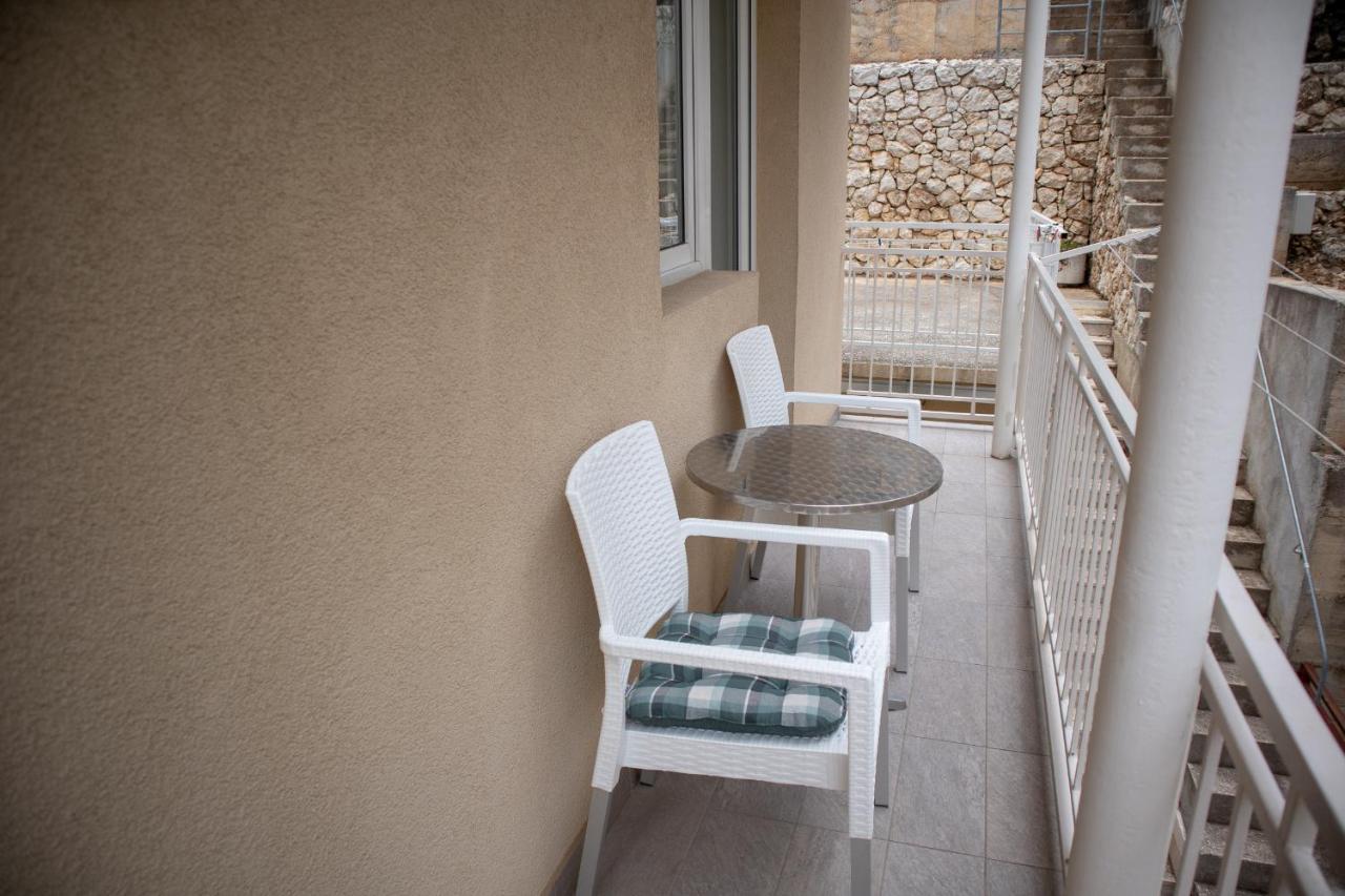 Viollet Appartement Omiš Buitenkant foto