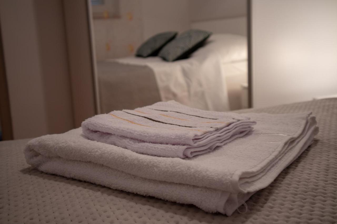 Viollet Appartement Omiš Buitenkant foto